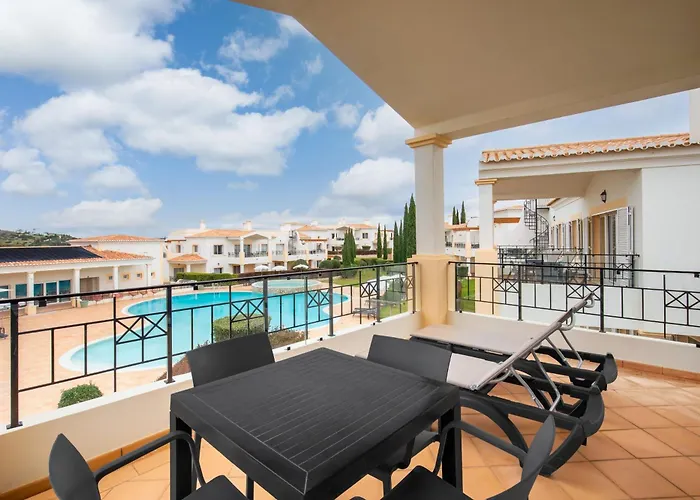 Nau Salema Beach Village