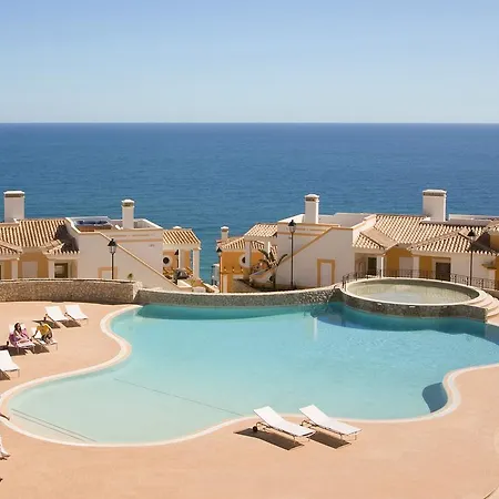 Nau Salema Beach Village 
